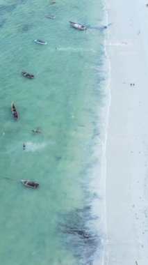 Tanzanya 'nın Zanzibar adasındaki sahil