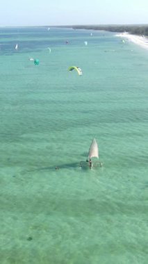 Tanzanya 'nın Zanzibar adasındaki sahil