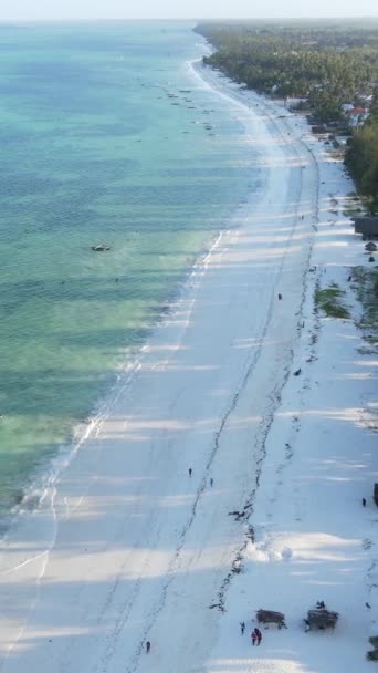 Strand an der Küste der Insel Sansibar, Tansania — Stockvideo