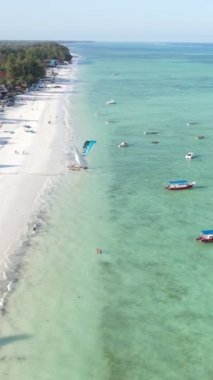 Tanzanya 'nın Zanzibar adasındaki sahil