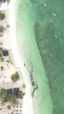 Tanzanya 'nın Zanzibar adasındaki sahil