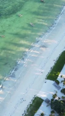 Tanzanya 'nın Zanzibar adasındaki sahil