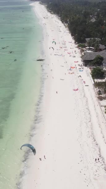 Plaża na wybrzeżu wyspy Zanzibar, Tanzania — Wideo stockowe