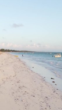 Tanzanya 'nın Zanzibar adasındaki sahil