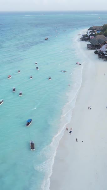 Strand a Zanzibár-sziget partján, Tanzánia — Stock videók