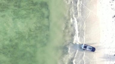 Tanzanya 'nın Zanzibar adasının dikey videosu, yavaş çekim