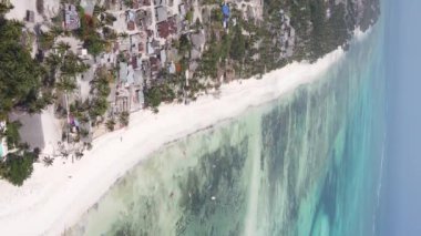 Tanzanya 'nın Zanzibar adasının dikey videosu, yavaş çekim