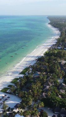 Tanzanya 'nın Zanzibar adasının dikey videosu, yavaş çekim