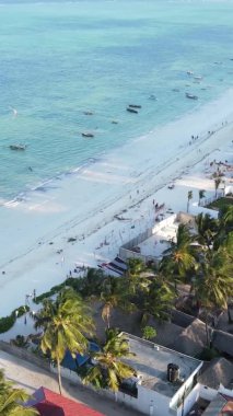 Tanzanya 'nın Zanzibar adasının dikey videosu, yavaş çekim