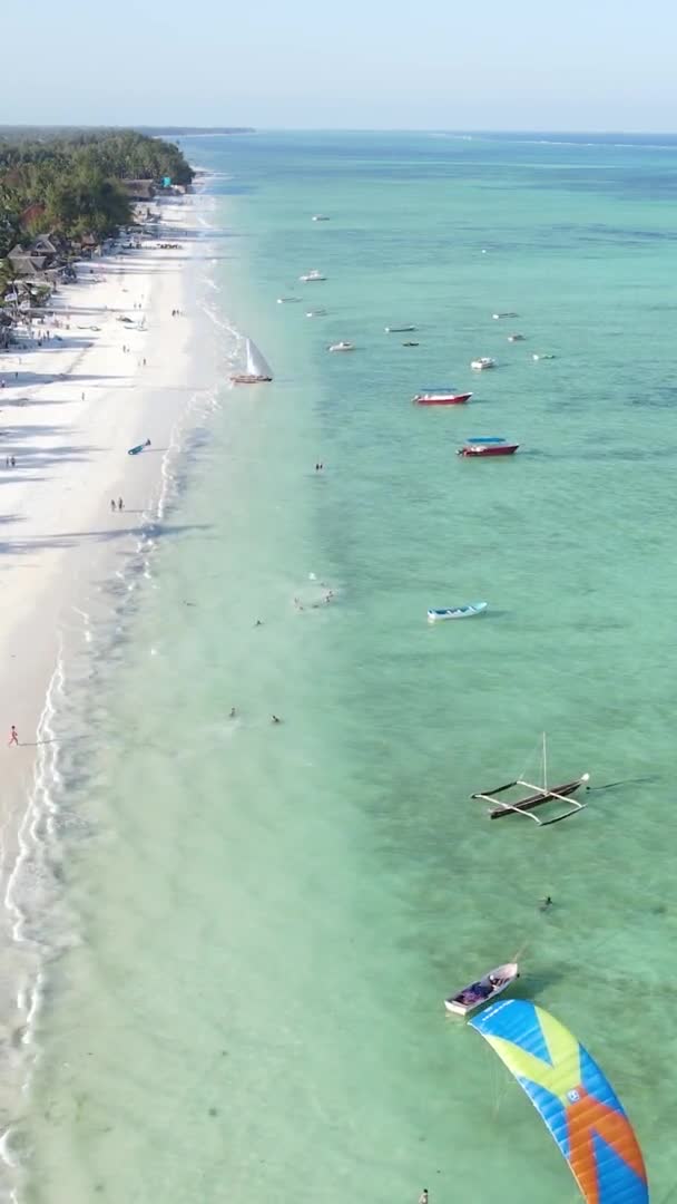 Vertical video of the coast of Zanzibar island, Tanzania, slow motion — Stock Video