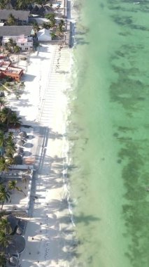 Tanzanya 'nın Zanzibar adasının dikey videosu, yavaş çekim