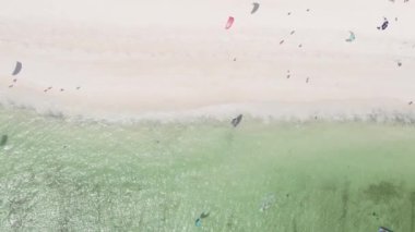 Tanzanya 'nın Zanzibar adasının dikey videosu, yavaş çekim