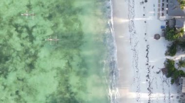 Tanzanya 'nın Zanzibar adasının dikey videosu, yavaş çekim