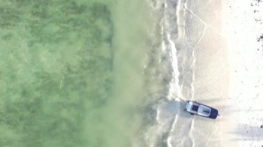 Tanzanya 'nın Zanzibar adasının dikey videosu, yavaş çekim