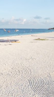 Tanzanya 'nın Zanzibar adasının dikey videosu, yavaş çekim