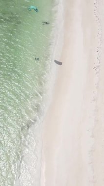 Tanzanya 'nın Zanzibar adasının dikey videosu, yavaş çekim