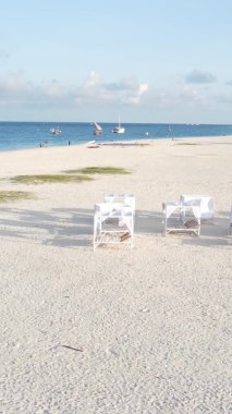 Tanzanya 'nın Zanzibar adasının dikey videosu, yavaş çekim