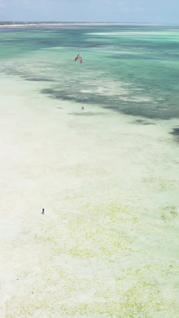 Sansibar Tansania Vertikales Video Kitesurfen Küstennähe Zeitlupe — Stockvideo
