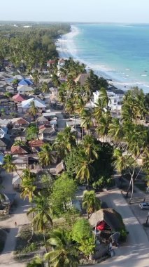 Zanzibar, Tanzanya - Tropik adada evler, yavaş çekim