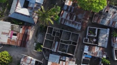 Zanzibar, Tanzanya - Tropik adada evler, yavaş çekim