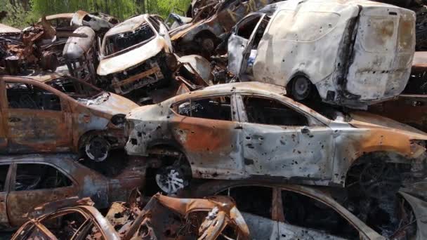 Carros Destruídos Disparados Cidade Irpin Ucrânia Consequências Guerra — Vídeo de Stock