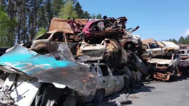 Carros Destruídos Disparados Cidade Irpin Ucrânia Consequências Guerra — Vídeo de Stock