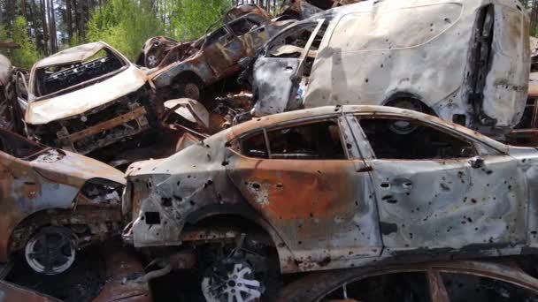 Carros Destruídos Disparados Cidade Irpin Ucrânia Consequências Guerra — Vídeo de Stock