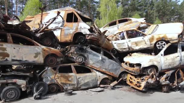 Förstörde Och Sköt Bilar Staden Irpin Ukraina Konsekvenserna Kriget — Stockvideo