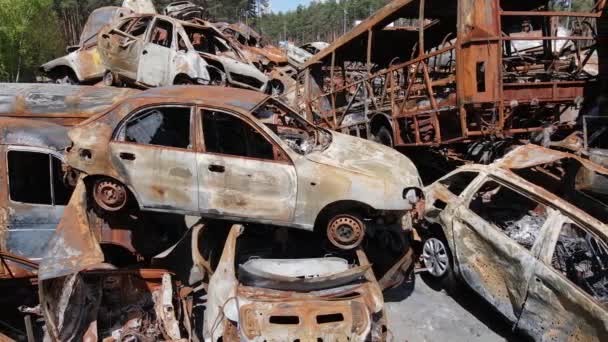 ウクライナのアーピン市で破壊され 撮影された車 戦争の結果 — ストック動画