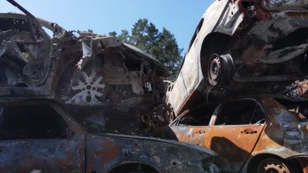 Zerstörte Und Beschossene Autos Der Stadt Irpin Ukraine Die Folgen — Stockvideo
