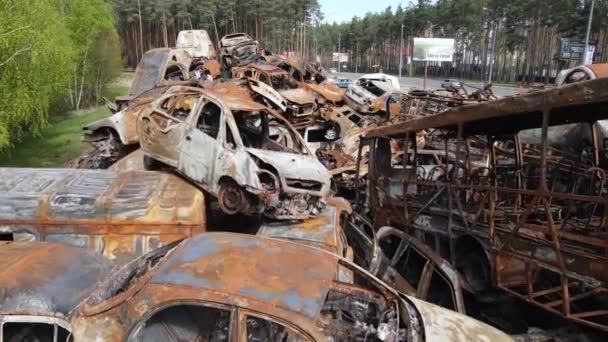 Zerstörte Und Beschossene Autos Der Stadt Irpin Ukraine Die Folgen — Stockvideo