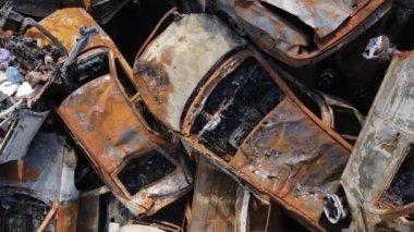 Ukrayna 'daki savaş: Kyiv yakınlarındaki Irpen şehrinde bir çöp yığını..