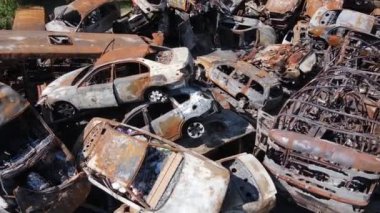 Ukrayna 'daki savaş: Kyiv yakınlarındaki Irpen şehrinde bir çöp yığını..