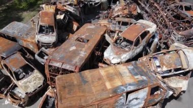 Ukrayna 'daki savaş: Kyiv yakınlarındaki Irpen şehrinde bir çöp yığını..