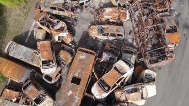 Ukrayna 'daki savaş: Kyiv yakınlarındaki Irpen şehrinde bir çöp yığını..