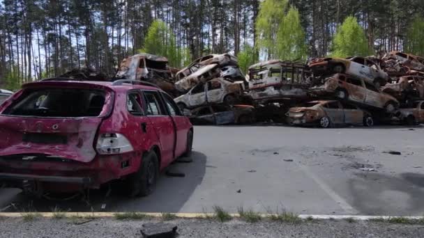 Guerra Ucrania Vertedero Disparos Coches Quemados Ciudad Irpen Cerca Kiev — Vídeos de Stock