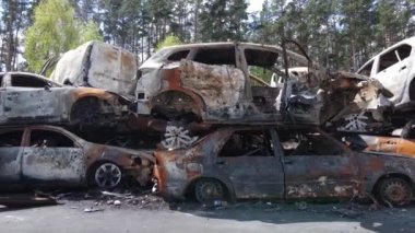 Ukrayna 'daki savaş: Kyiv yakınlarındaki Irpen şehrinde bir çöp yığını..