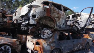 Ukrayna 'daki savaş: Kyiv yakınlarındaki Irpen şehrinde bir çöp yığını..