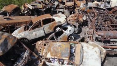 Ukrayna 'daki savaş: Kyiv yakınlarındaki Irpen şehrinde bir çöp yığını..