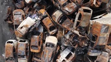 Ukrayna 'daki savaş: Kyiv yakınlarındaki Irpen şehrinde bir çöp yığını..