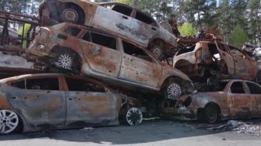 Ukrayna 'daki savaş: Kyiv yakınlarındaki Irpen şehrinde bir çöp yığını..