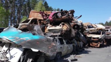 Ukrayna 'daki savaş: Kyiv yakınlarındaki Irpen şehrinde bir çöp yığını..