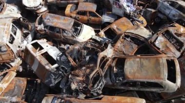 Ukrayna 'daki savaş: Kyiv yakınlarındaki Irpen şehrinde bir çöp yığını..