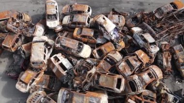 Ukrayna 'daki savaş: Kyiv yakınlarındaki Irpen şehrinde bir çöp yığını..