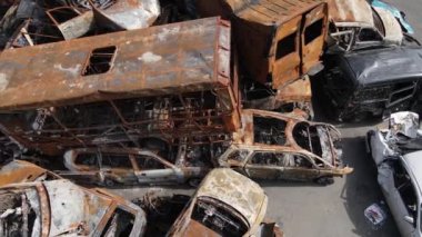 Ukrayna 'daki savaş: Kyiv yakınlarındaki Irpen şehrinde bir çöp yığını..