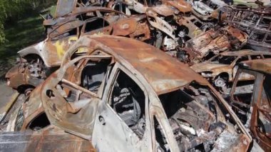 Ukrayna 'daki savaş: Kyiv yakınlarındaki Irpen şehrinde bir çöp yığını..