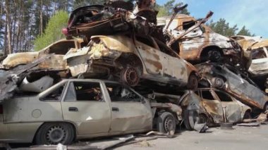 Ukrayna 'daki savaş: Kyiv yakınlarındaki Irpen şehrinde bir çöp yığını..