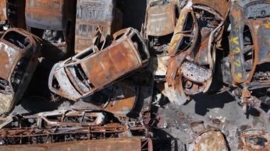 Ukrayna 'daki savaş: Kyiv yakınlarındaki Irpen şehrinde bir çöp yığını..