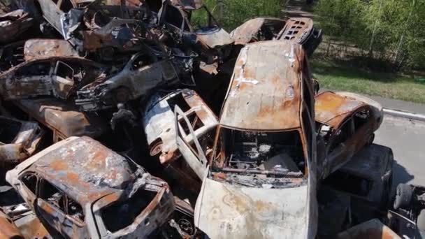 Războiul Din Ucraina Groapă Mașini Împușcate Arse Orașul Irpen Lângă — Videoclip de stoc