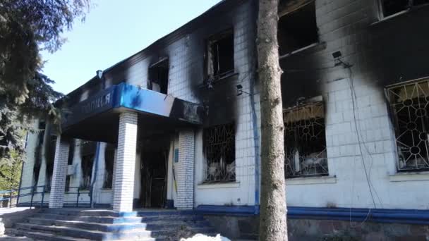 Oorlog Oekraïne Verbrand Politiebureau Borodyanka — Stockvideo